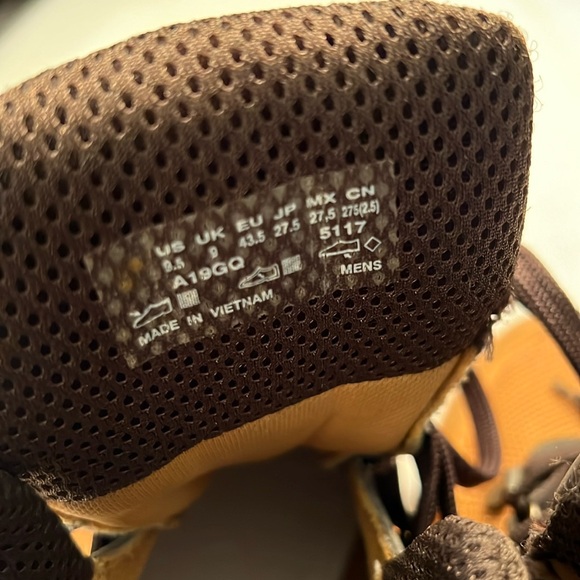 Timberland Mid Top Boots Leather and Cloth SZ 9.5 Men - Picture 3 of 8